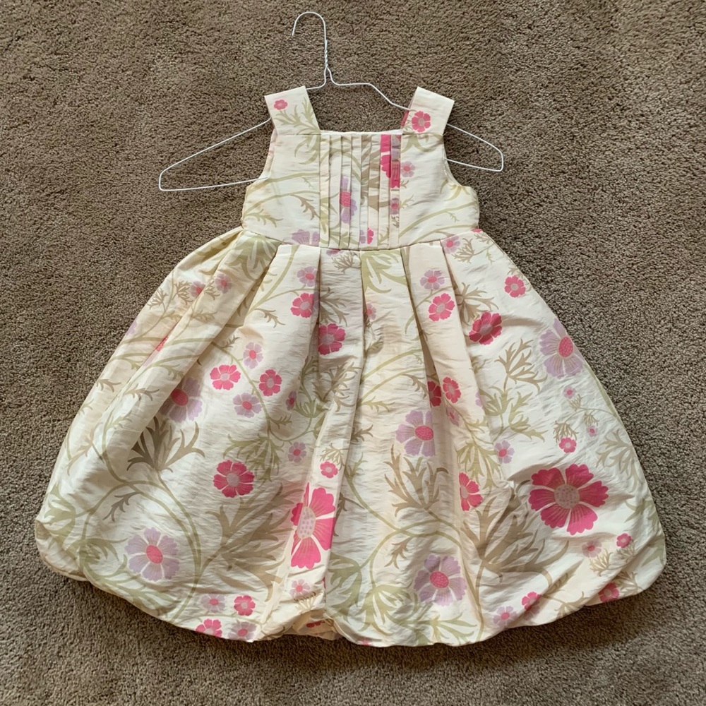 Girl's dress